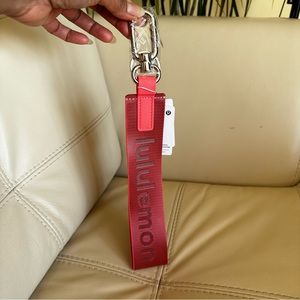 🆕 LULULEMON Never Lost Keychain- NWT